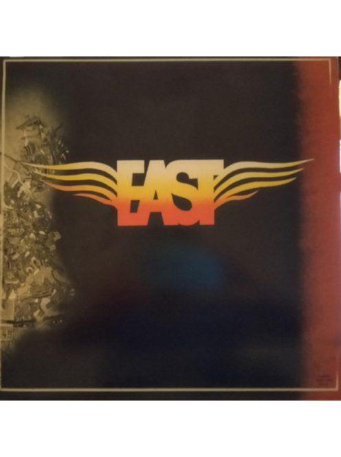 EAST  – Rések A Falon